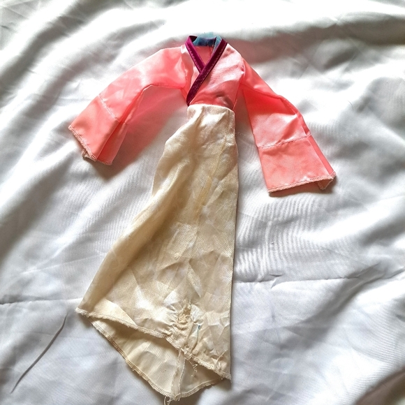 Disney | Mulan barbie doll with clothes & accessorie 1993 Mattel *Damaged* - Picture 10 of 16